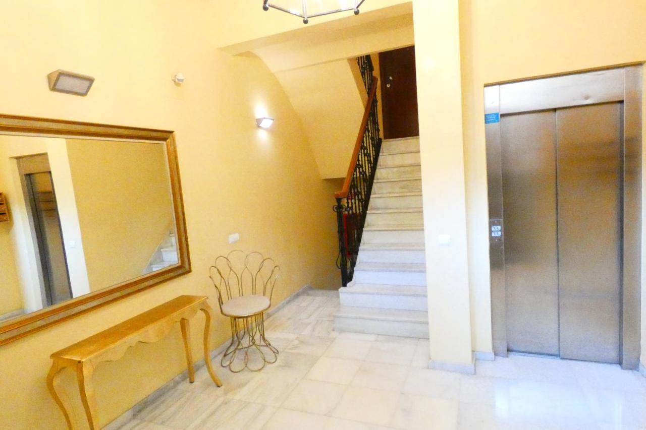 Homeyseville-Luxury Apartment Arenal 6 Pax, Parking Optional Εξωτερικό φωτογραφία